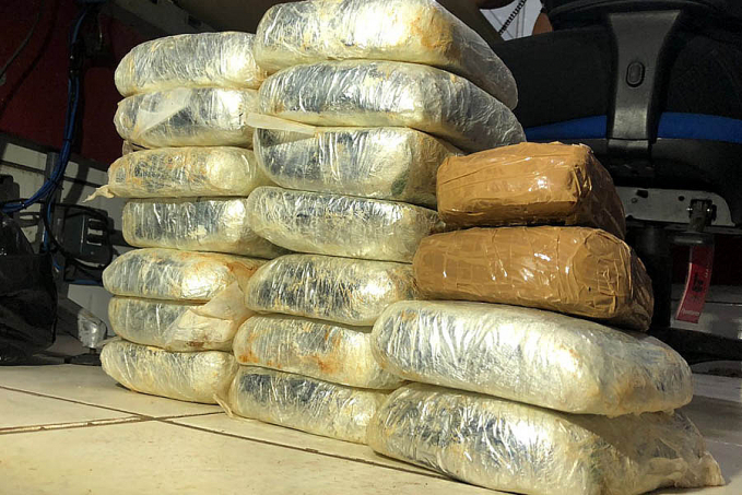 PRF prende jovem transportando mais de 18 kg de cocaína em tanque de carro na capital - News Rondônia