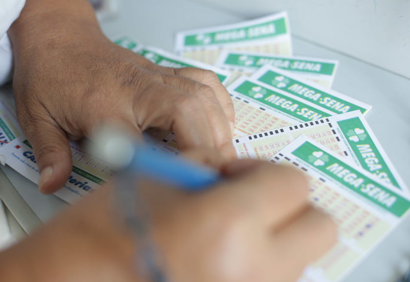 NINGUÉM ACERTA A MEGA-SENA E PRÊMIO ACUMULA EM R$ 37 MILHÕES - News Rondônia