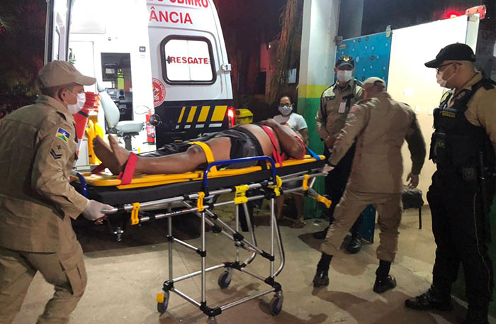 VIOLÊNCIA NO TRÂNSITO - Motociclista sofre fratura exposta após colisão - News Rondônia