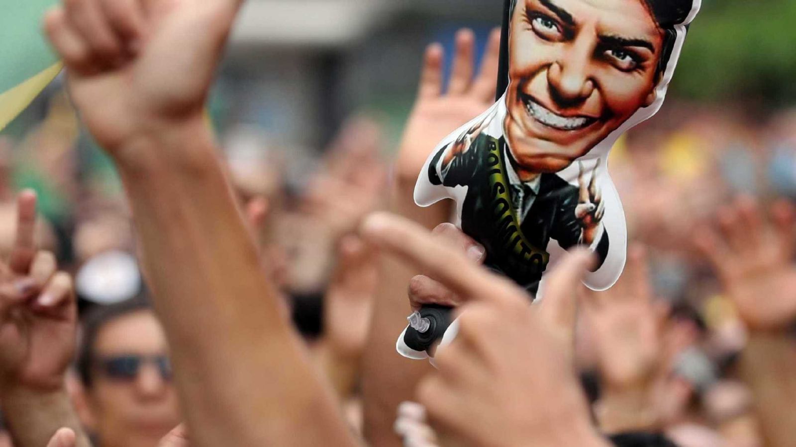 AÇÃO DE FABRICANTE DE ARMAS SALTA COM APOSTA DE INVESTIDOR EM BOLSONARO - News Rondônia