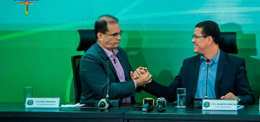 LENHA NA FOGUEIRA: ENTREVISTA COLETIVA COM O GOVERNADOR EM EXERCÍCIO DANIEL PEREIRA E O GOVERNADOR ELEITO CORONEL MARCOS ROCHA - News Rondônia