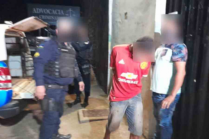 DESMONTANDO: Suspeito é preso em desmanche com veículo furtado no centro da capital - News Rondônia