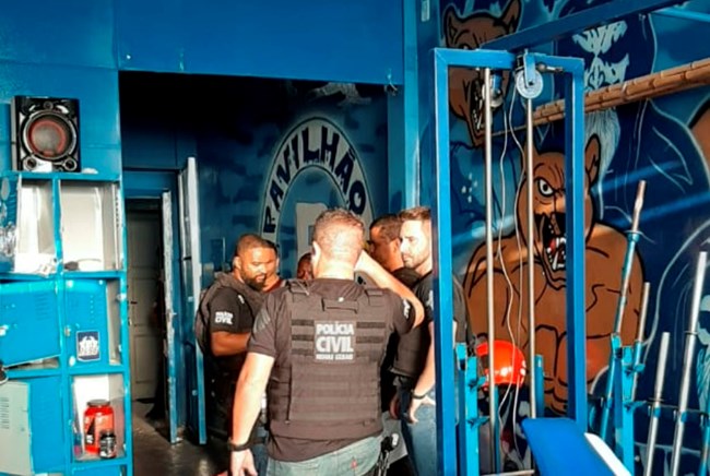 POLÍCIA CIVIL REALIZA MANDADOS DE PRISÃO E DE BUSCA E APREENSÃO EM PAVILHÃO DA TORCIDA ORGANIZADA DO CRUZEIRO - News Rondônia