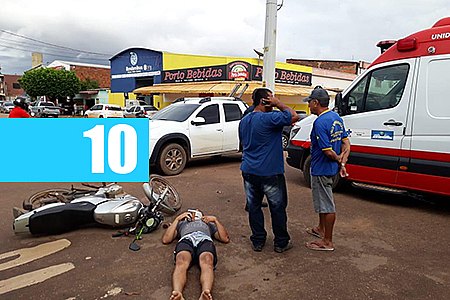 DUPLA EM MOTOCICLETA FICA FERIDA EM ACIDENTE COM AUTOMÓVEL NO BAIRRO NOVA PORTO VELHO - News Rondônia