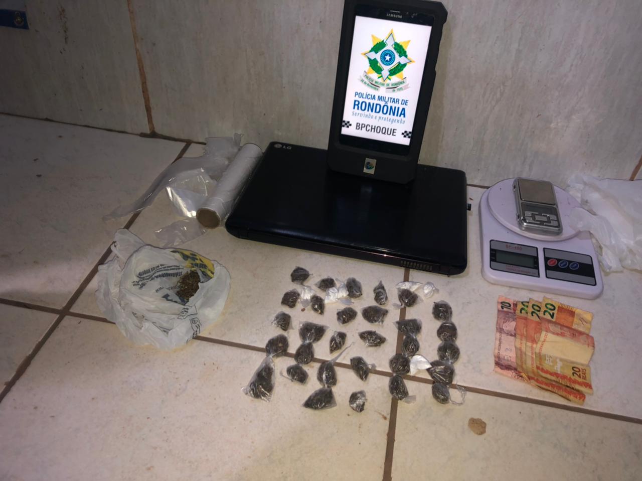 Trio vai parar na central de flagrantes após serem flagrados com drogas no residencial Morar Melhor - News Rondônia