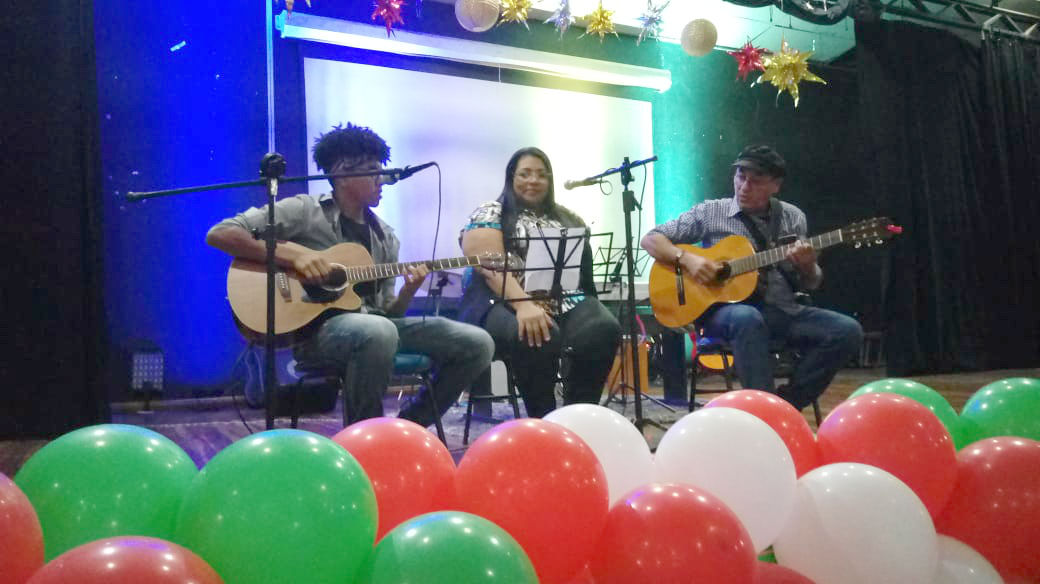 ESCOLA MUNICIPAL JORGE ANDRADE PROMOVE MOSTRA DE MÚSICA NO TEATRO BANZEIROS - News Rondônia