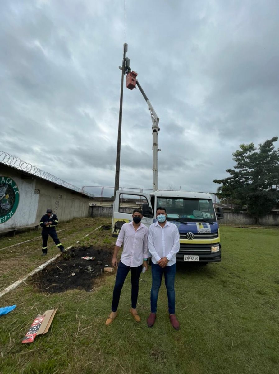 EMDUR atende pedido do vereador Carlos Damaceno e realiza troca de iluminação no campo Nova Esperança - News Rondônia