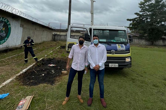 EMDUR atende pedido do vereador Carlos Damaceno e realiza troca de iluminação no campo Nova Esperança - News Rondônia