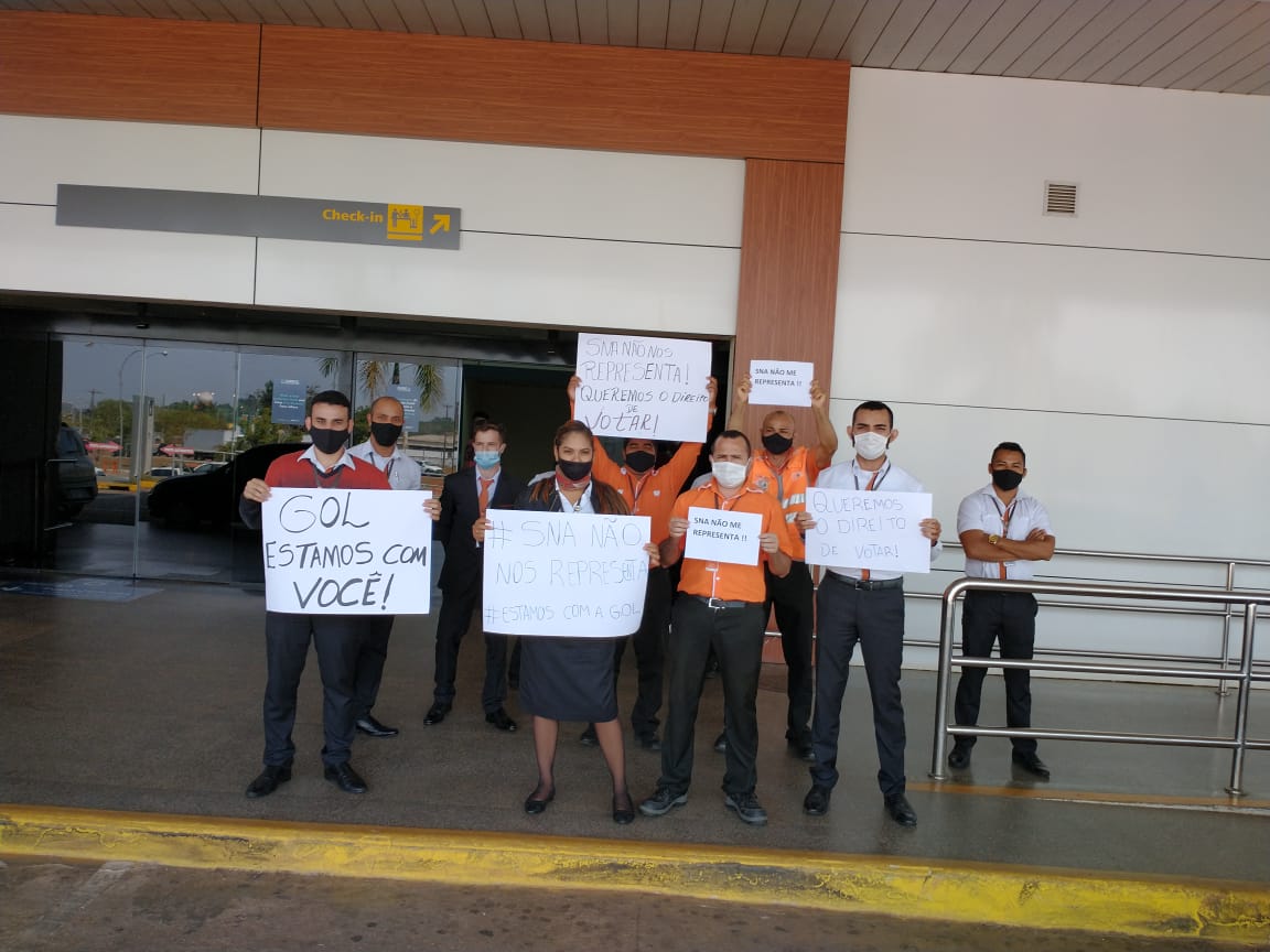 Funcionários da Gol fazem protesto no Aeroporto Internacional Jorge Teixeira contra Sindicato - News Rondônia