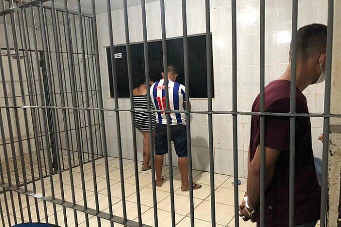 11 QUILOS - Batalhão de Choque prende trio na Zona Sul - News Rondônia