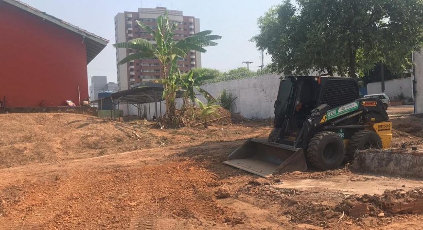 APOIO - Em Cacoal, parceria com o DER garante a limpeza e manutenção das escolas estaduais - News Rondônia