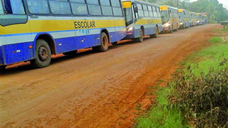 ALUNOS DA ZONA RURAL DE PORTO VELHO SOFREM COM A FALTA DE TRANSPORTE ESCOLAR - News Rondônia
