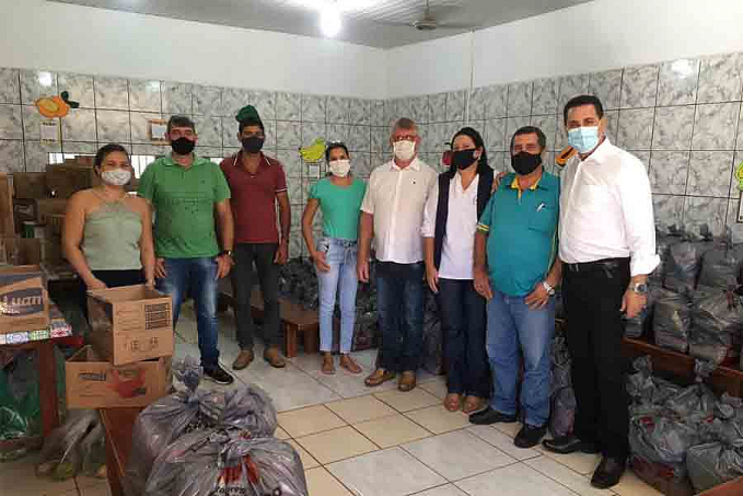 Secretaria de Educação de Rolim de Moura entregou mais de 5 mil cestas de alimentação escolar - News Rondônia