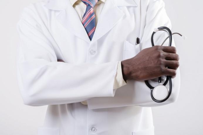 MÉDICOS SUSPENDEM CIRURGIAS CARDÍACAS POR CAUSA DE SALÁRIOS ATRASADOS NO ACRE - News Rondônia