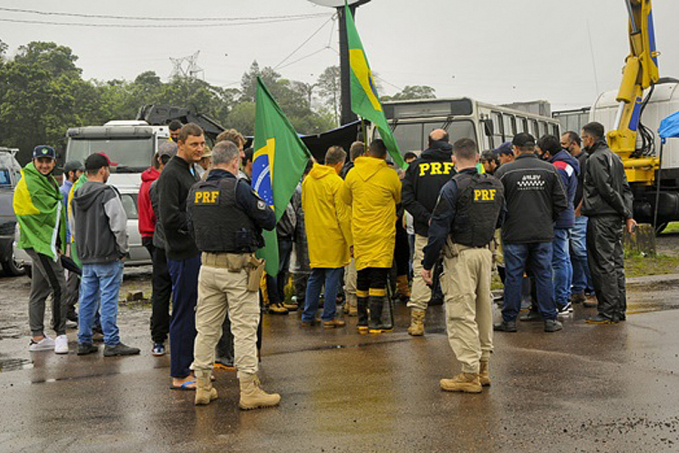 Fux suspende decisão que liberava bloqueio de rodovias em RO durante greve de caminhoneiros - News Rondônia