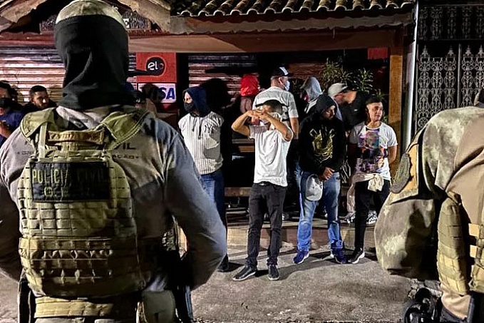 Polícia Civil interrompe balada clandestina com mais de 100 pessoas - News Rondônia