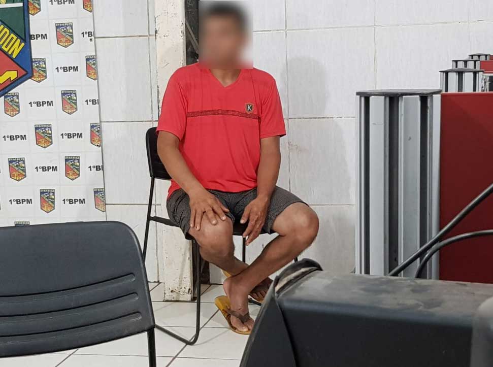 COMERCIANTE ARMADO É DENUNCIADO POR FAZER AMEAÇAS AS PESSOAS E ACABA PRESO - News Rondônia