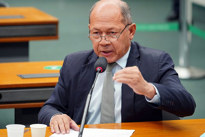 Proposta do deputado Chrisóstomo que regulamenta fabricação, venda e emprego de fogos de artifício é aprovada - Vídeo - News Rondônia