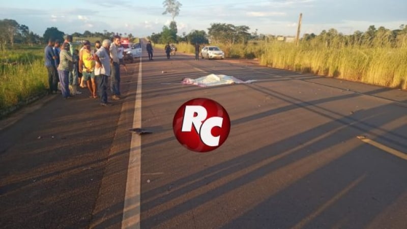 IMAGENS FORTES - Motociclista morre após cruzar rodovia em Rondônia - News Rondônia