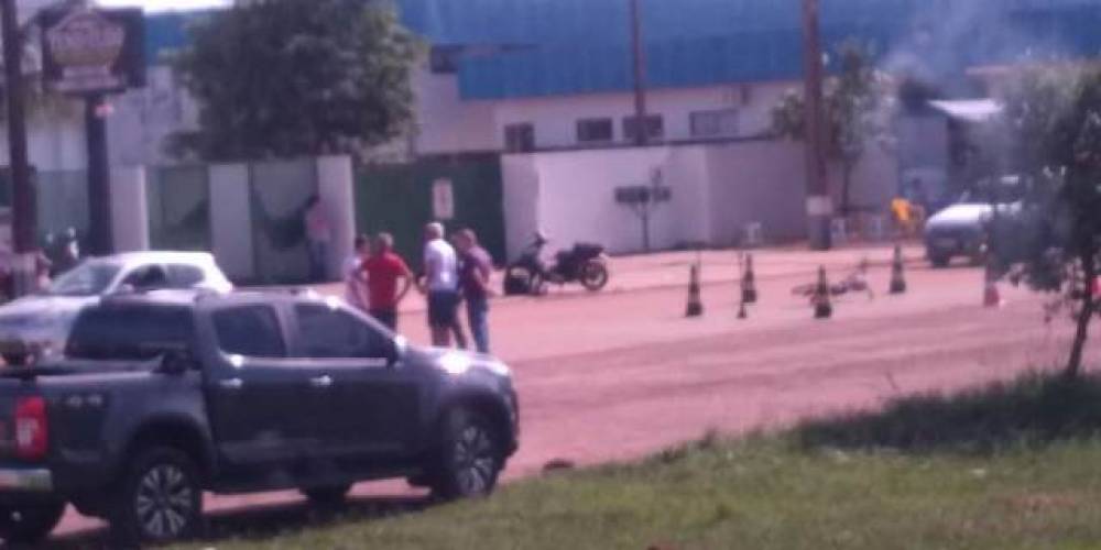 ATINGIDA POR MOTO, CICLISTA DE 46 ANOS SOFRE TRAUMATISMO CRANIANO E ESTÁ EM ESTADO GRAVE NO HOSPITAL REGIONAL - News Rondônia