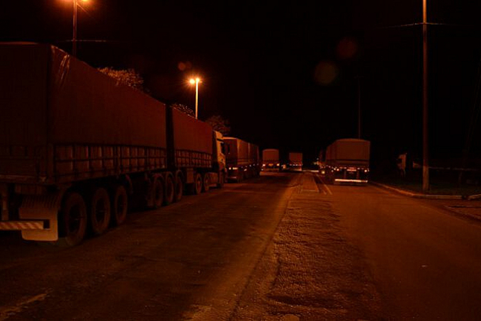 Caminhoneiro tem R$1700,00 furtados em posto de gasolina - News Rondônia