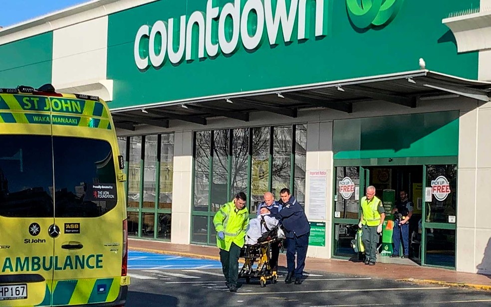 Homem esfaqueia pessoas em supermercado e deixa três em estado grave - News Rondônia