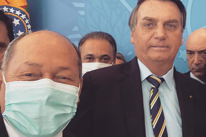 Coronel Chrisóstomo (PSL-RO) deputado federal e bancada evangélica em um encontro com o presidente Jair Bolsonaro - News Rondônia