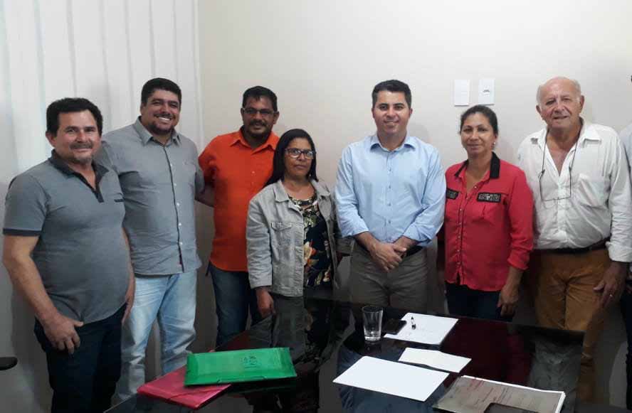 SENADOR INTERVEM PARA QUE LEI DE REGULARIZAÇÃO FUNDIÁRIA SEJA APLICADA ÀS FAMÍLIAS DO EX-SETOR MILITÃO JARDIM SANTANA - News Rondônia