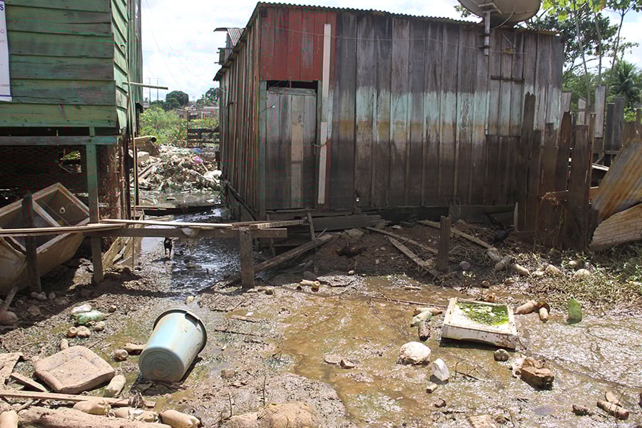 A PREOCUPAÇÃO DA PREFEITURA AGORA É COM O LIXO ARRASTADO PELO RIO MADEIRA - News Rondônia