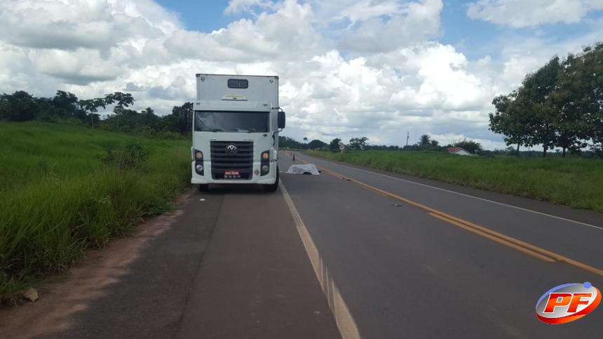 TRÁGICO ACIDENTE ENTRE MOTOCICLETA E CAMINHÃO PARADO CEIFA A VIDA DE JOVEM NA BR-429, EM SERINGUEIRAS - News Rondônia