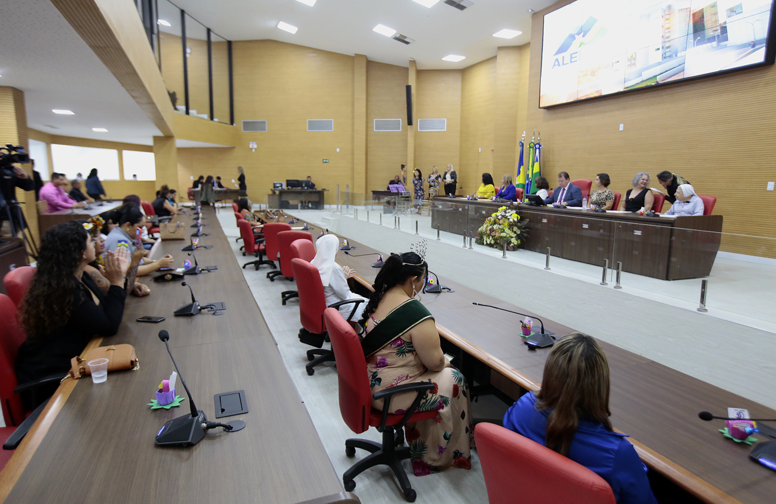 DR NEIDSON COMANDA SESSÃO SOLENE EM HOMENAGEM AO DIA INTERNACIONAL DA MULHER - News Rondônia
