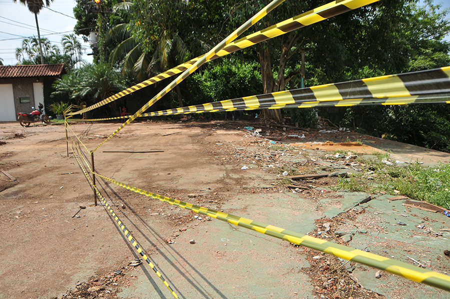 DEFESA CIVIL DEMOLE ANTIGO MIRANTE III, NA ÁREA CENTRAL DE PORTO VELHO - News Rondônia