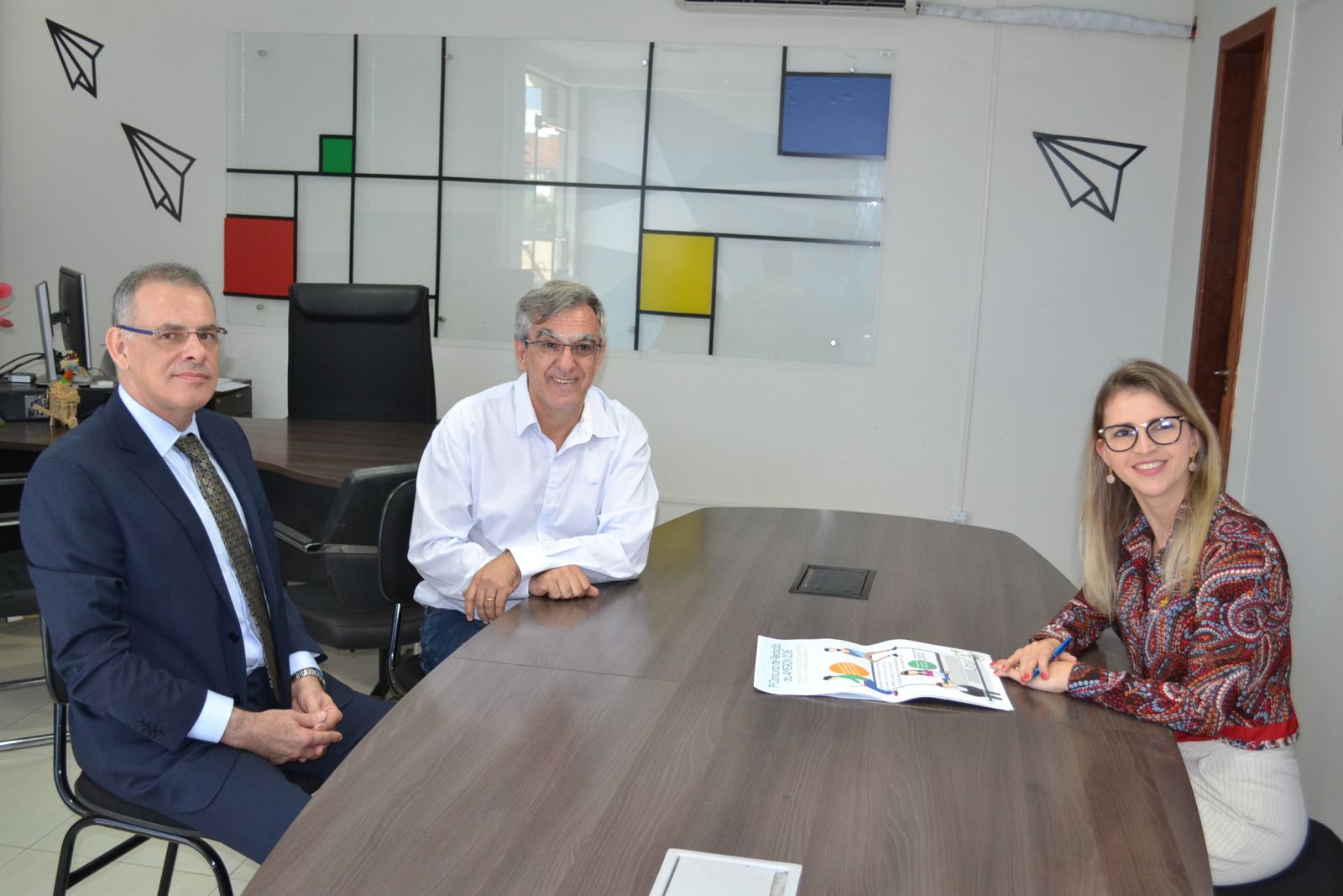 DIRETORIA DA AMERON SE REÚNE COM GESTORES PÚBLICOS PARA REFORÇAR A PRORROGAÇÃO DAS INSCRIÇÕES DO CONCURSO DE REDAÇÃO - News Rondônia