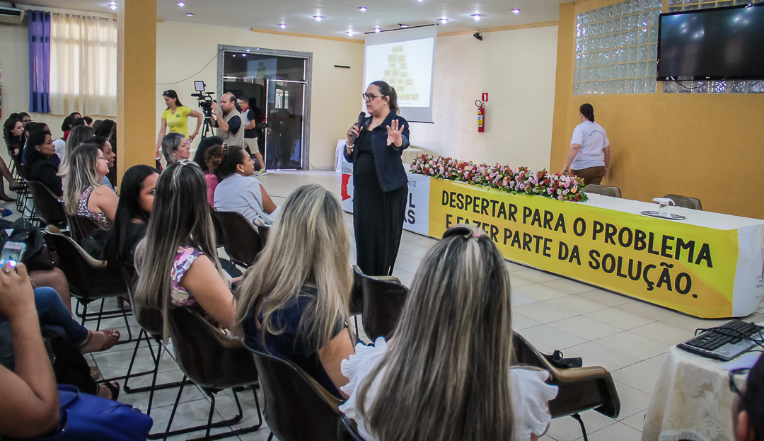 PROFISSIONAIS DA EDUCAÇÃO, SAÚDE E ASSISTÊNCIA SOCIAL DEBATEM O COMBATE AO USO INDEVIDO DE ÁLCOOL E OUTRAS DROGAS, EM PORTO VELHO - News Rondônia