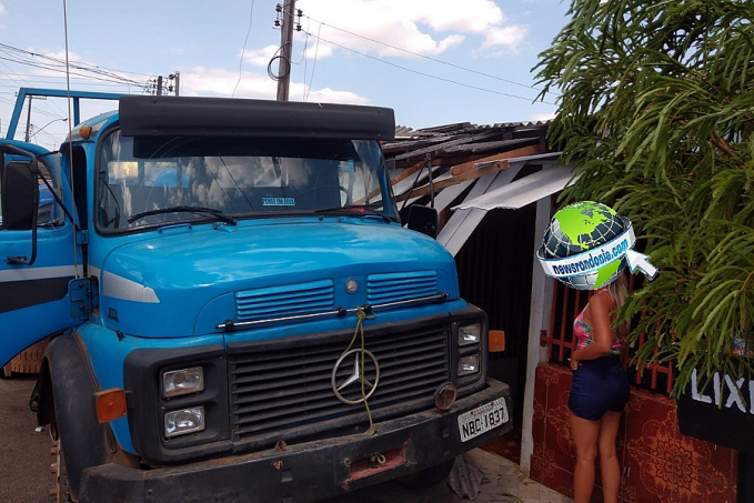 Caminhão perde o freio em ladeira no São Sebastião I e destrói duas casas - News Rondônia