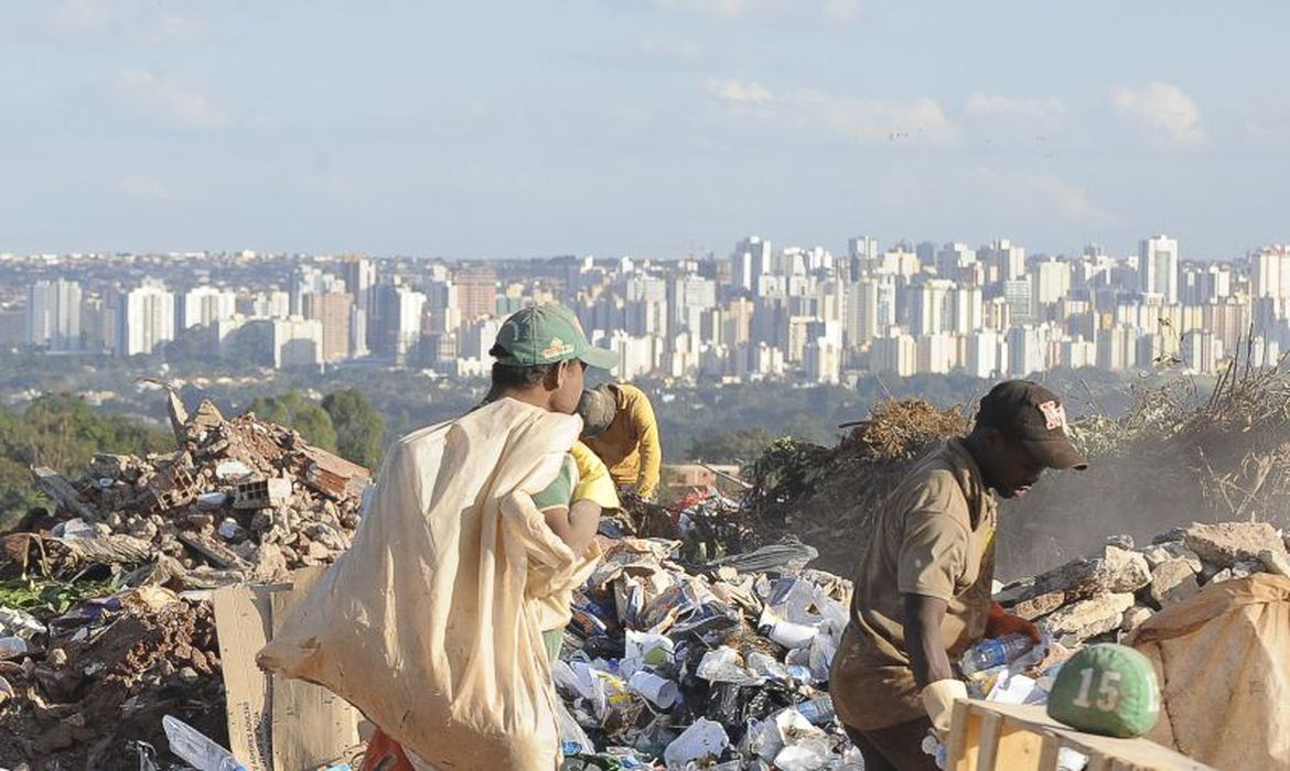 Auxílio emergencial reduziu a pobreza em 23% - News Rondônia