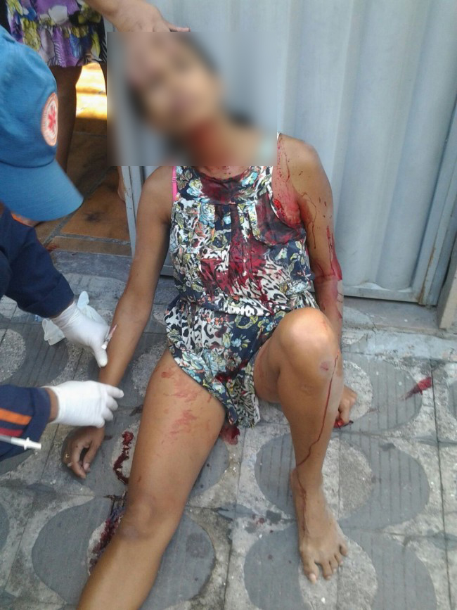 TRAGÉDIA: HOMEM ESFAQUEIA A ESPOSA NA FRENTE DOS FILHOS E FICA A VENDO SANGRAR - News Rondônia