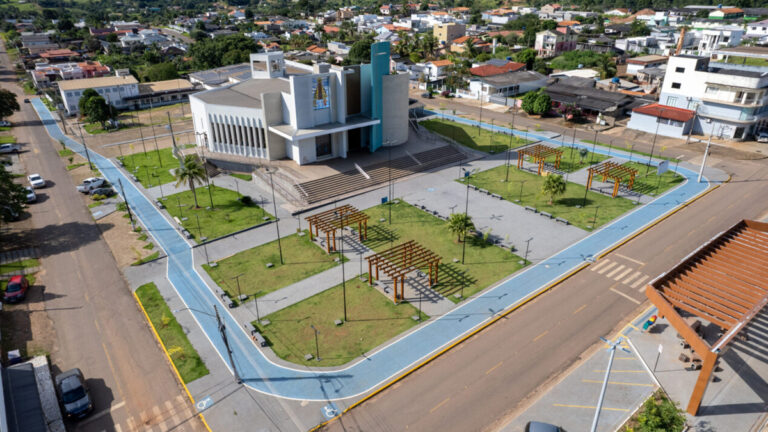Praça Nossa Senhora Aparecida em Colorado do Oeste é revitalizada sob fiscalização da Seosp - News Rondônia
