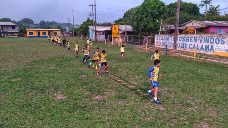 Distritos do baixo Madeira receberão reposição de materiais esportivos do programa - News Rondônia
