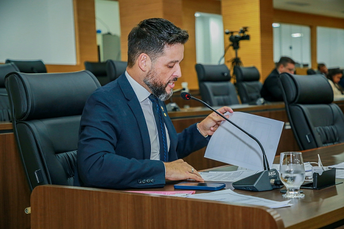 Deputado Delegado Camargo apresenta votos de louvor para deputados federais Nikolas Ferreira e Ubiratan Sanderson - News Rondônia