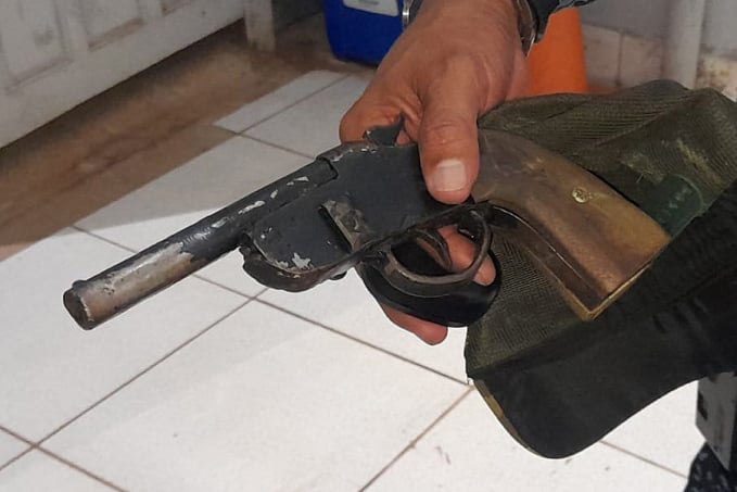 Força Tática prende ciclista com arma caseira no centro - News Rondônia