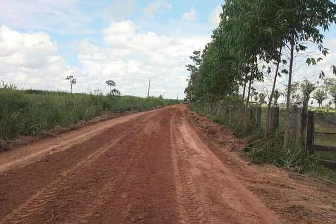 Prefeitura recupera trechos de estradas rurais em União Bandeirantes e Rio Pardo - News Rondônia