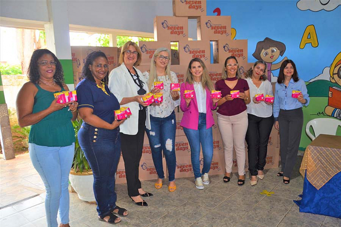 Prefeitura entrega absorventes para atender alunas da rede municipal de ensino - News Rondônia