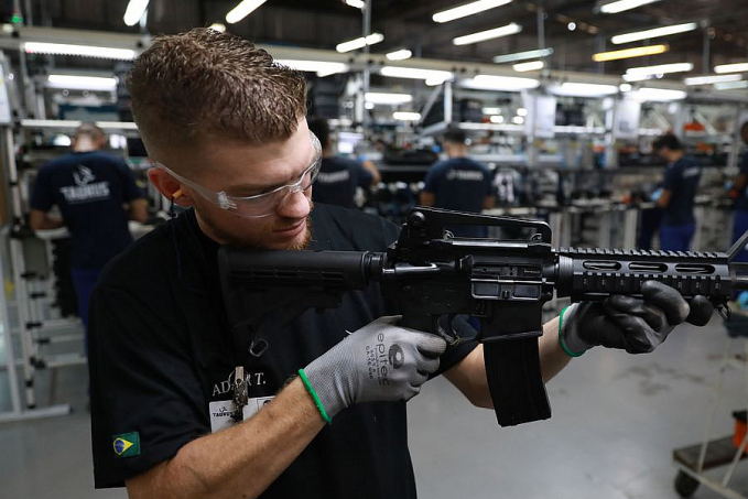 Número de armas particulares dobra e chega a quase 3 milhões no Brasil - News Rondônia
