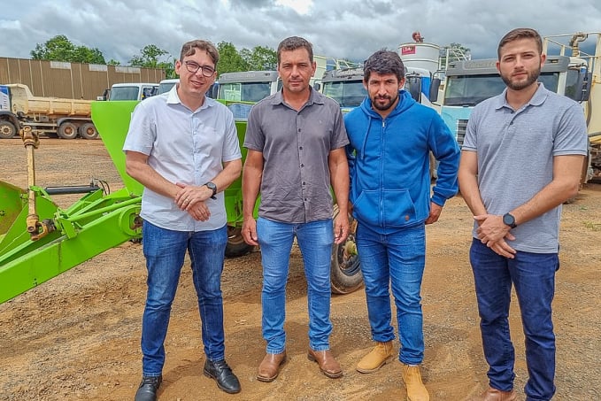 Prefeitura de Jaru entrega equipamentos agrícolas para Associação de Produtores Rurais Serra Verde - News Rondônia