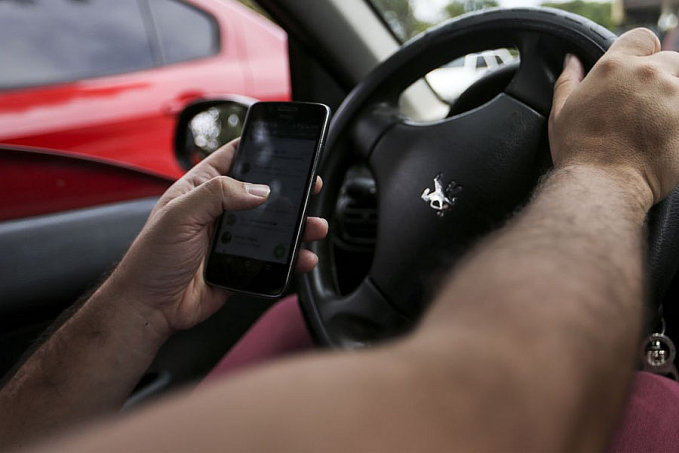 Maio Amarelo: associação alerta para riscos do celular ao volante - News Rondônia
