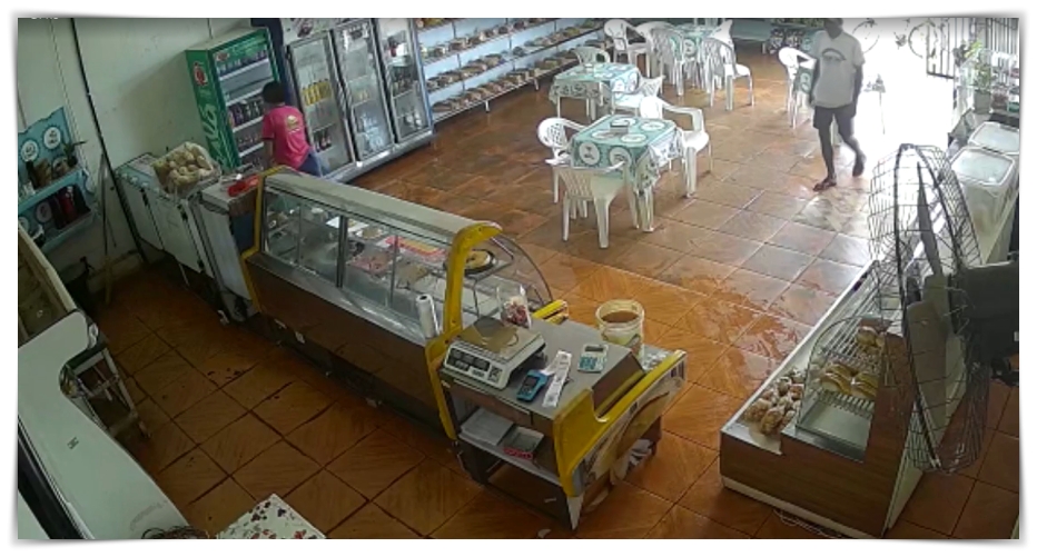 Em Pimenta Bueno, bandido invade lanchonete para roubar clientes - News Rondônia