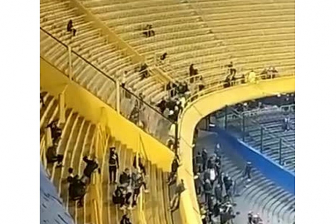 Torcedor do Boca Juniors imita macaco em direção à torcida do Corinthians - vídeo - News Rondônia