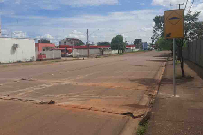 Vereador Valtinho Canuto tem pedido atendido pela SEMTRAN na rua Anysio da Rocha Compasso - News Rondônia