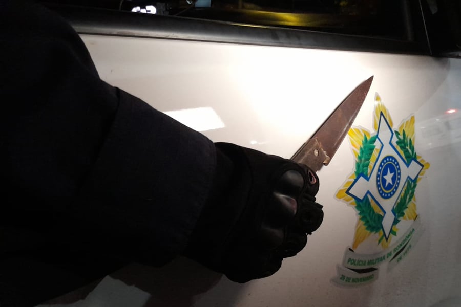 Adolescente é apreendido após esfaquear padrasto para defender mãe e avó - News Rondônia